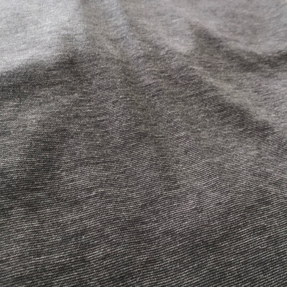 Gray Tank w/ open back Bow Size Small - Picture 5 of 6